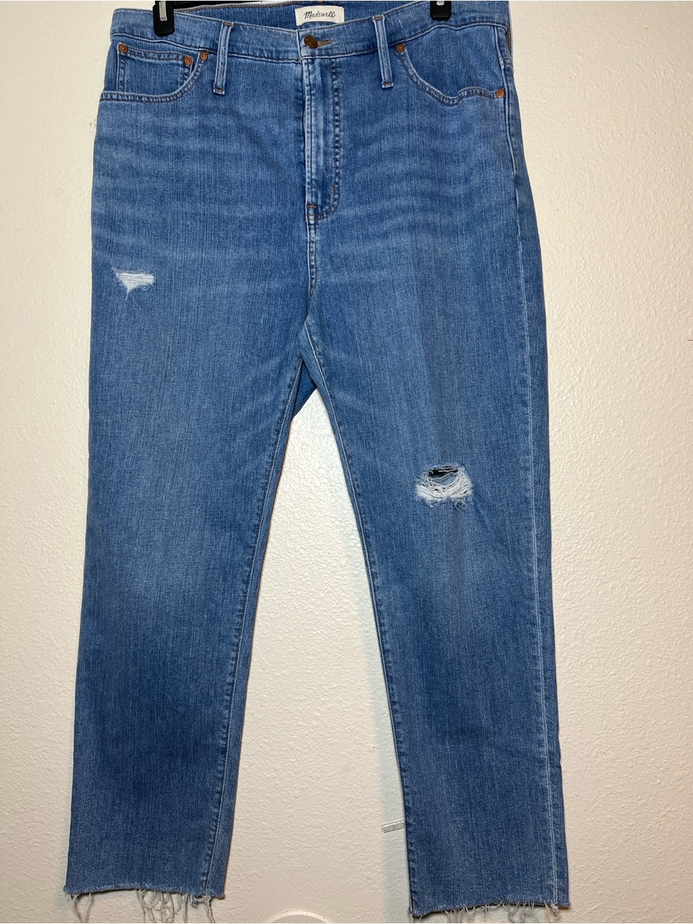 Madewell The Perfect Vintage High Rise Jeans
Straight Raw Hem Distressed SZ 32